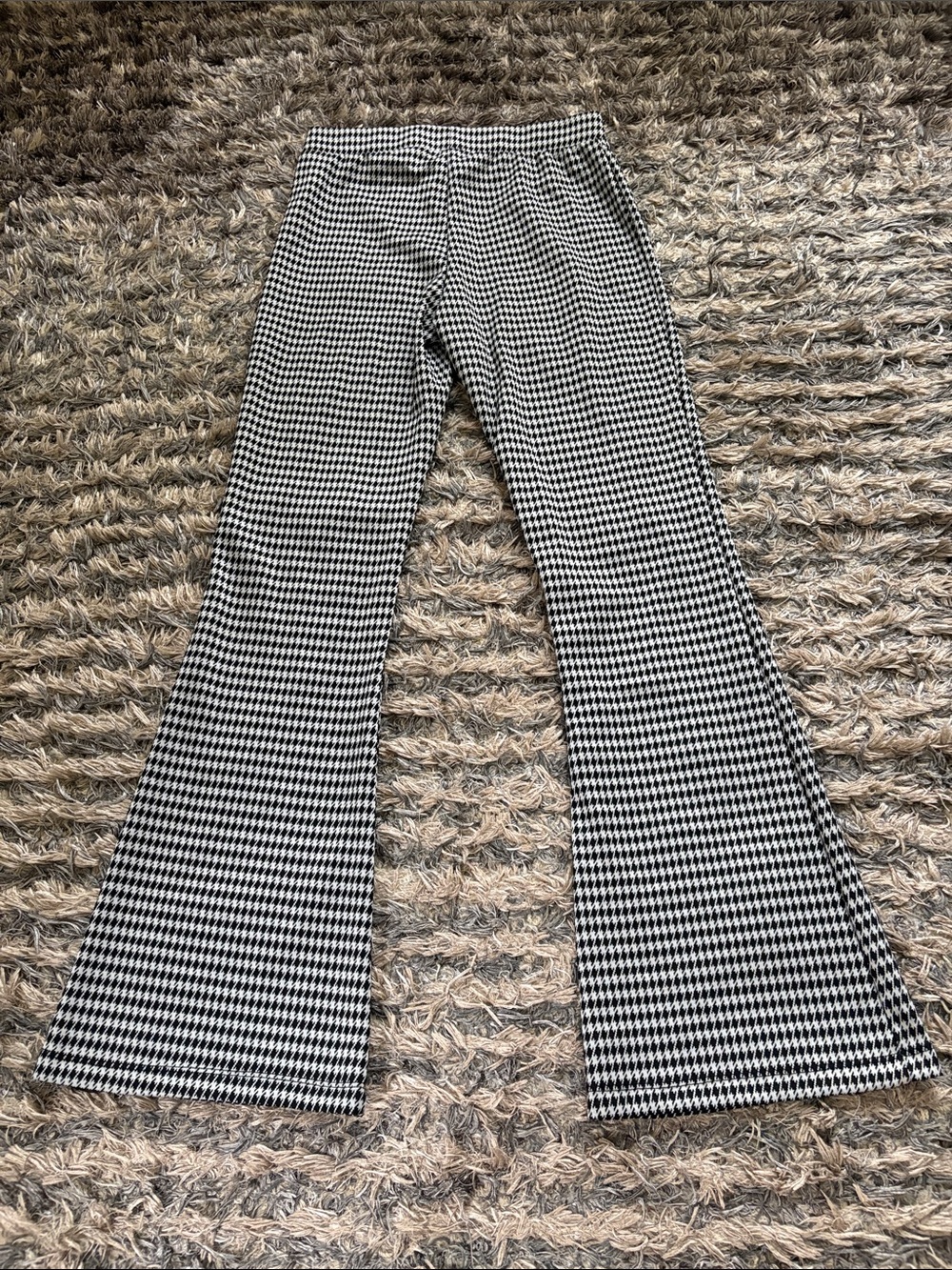 NWOT Ambiance Black & White Houndstooth Flare Leggings Size M - Picture 6 of 6